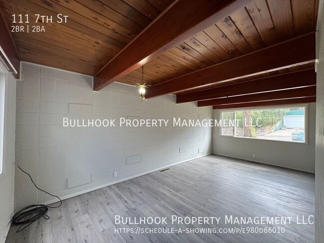 Photo - 111 7th St