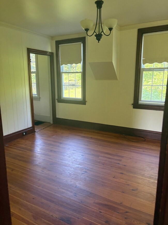 Photo - 403 Old Ferry Rd
