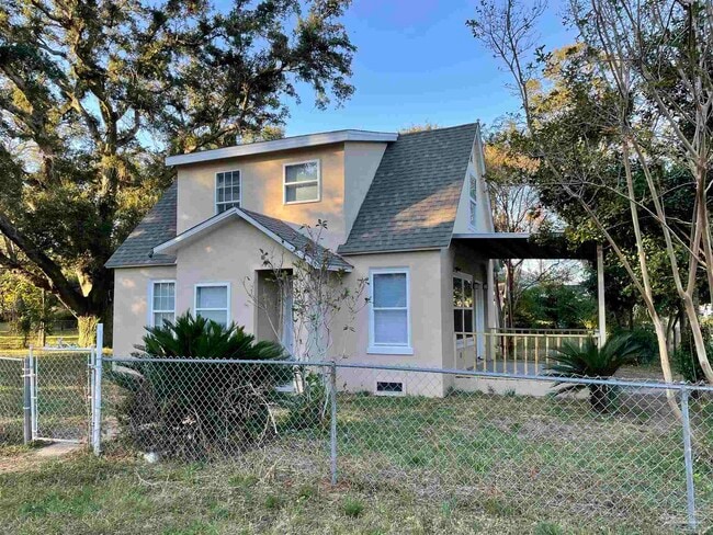 Photo - 3500 W Cervantes St