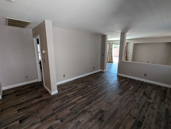 Photo - 4917 Hostetler Ave
