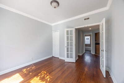 Photo - 2446 N Hamlin Ave Unit 2B