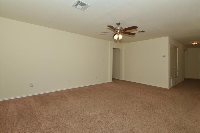 Photo - 807 Estancia Way