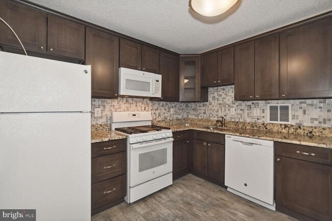 Photo - 3701 S George Mason Dr Unidad 2311N