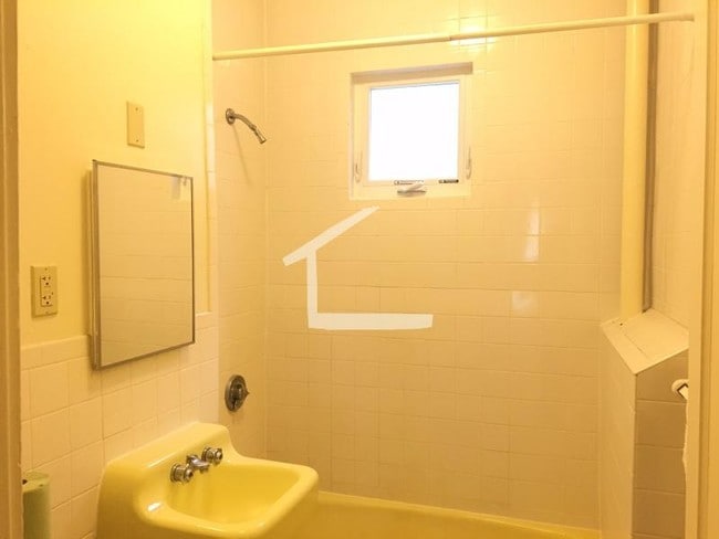 Building Photo - 1444 Commonwealth Avenue Unit 6