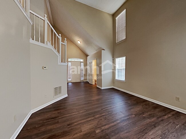 Photo - 3225 Saint James Pl