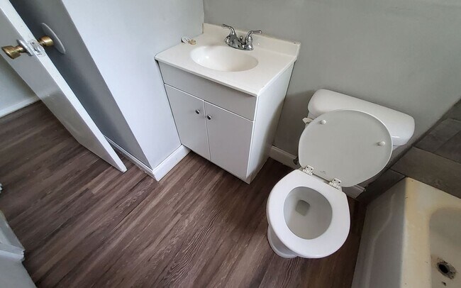 Photo - 3527 Vanuys Rd