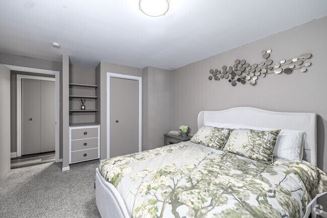 1BR, 1BA - 600SF - Bedroom