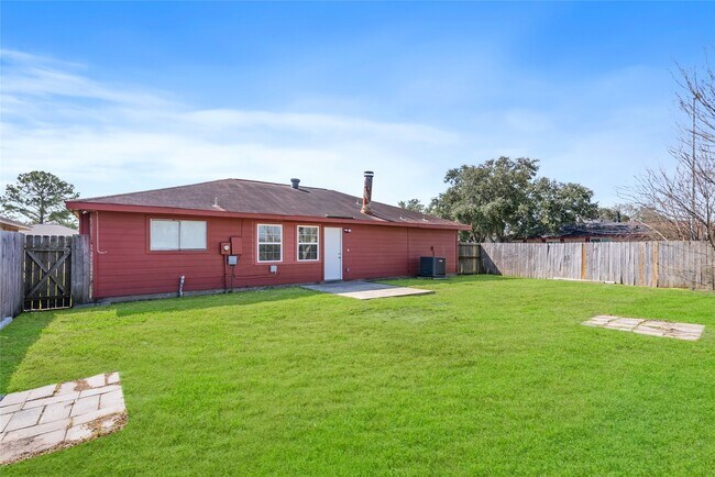 Photo - 1666 Meadow Green Dr