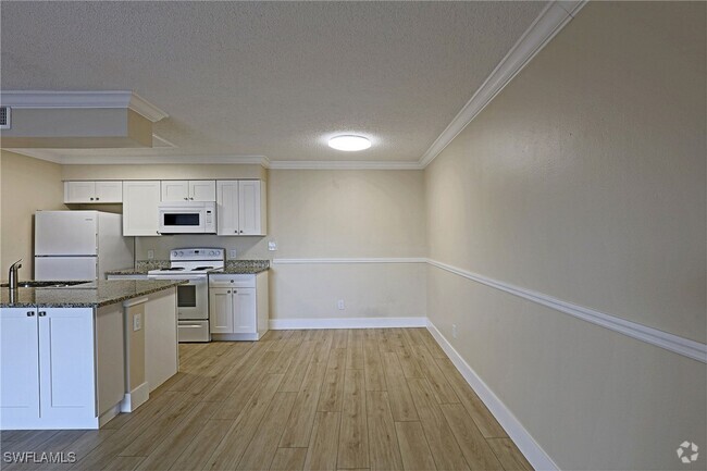 Building Photo - 5319 Summerlin Rd Unit 1915 Rental