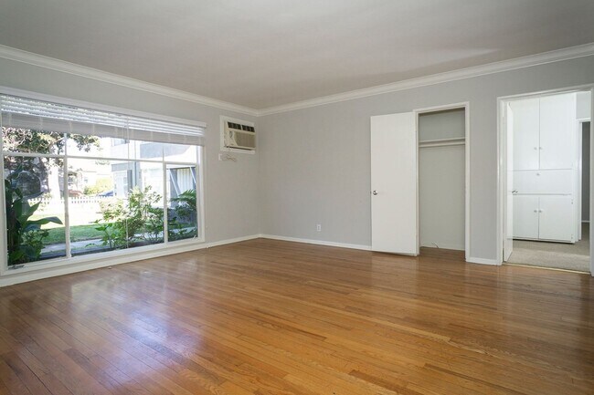 Photo - 1420 Barrington Way