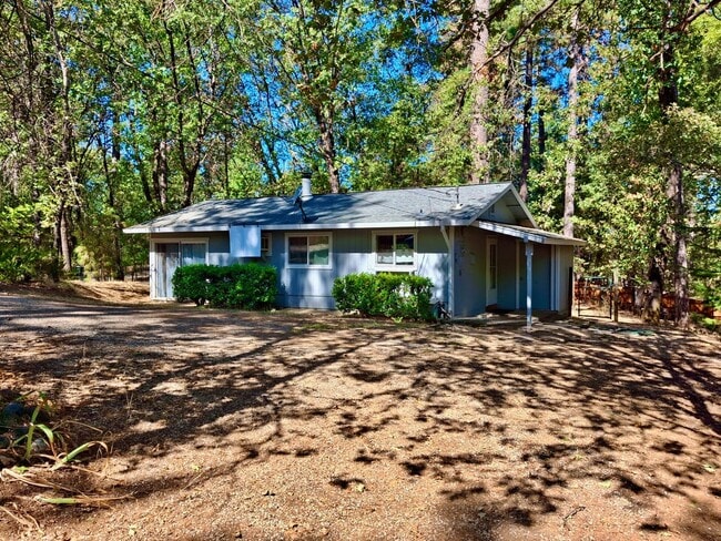 Photo - 1588 Quail Ln
