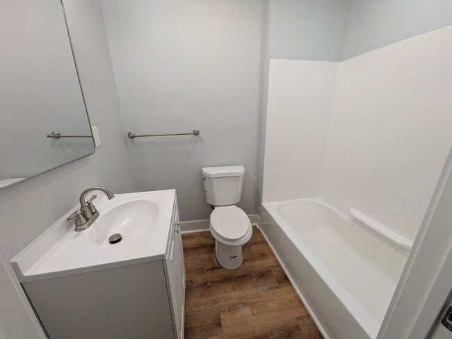 Photo - Beautiful Four Bedroom Home In Forest Hills