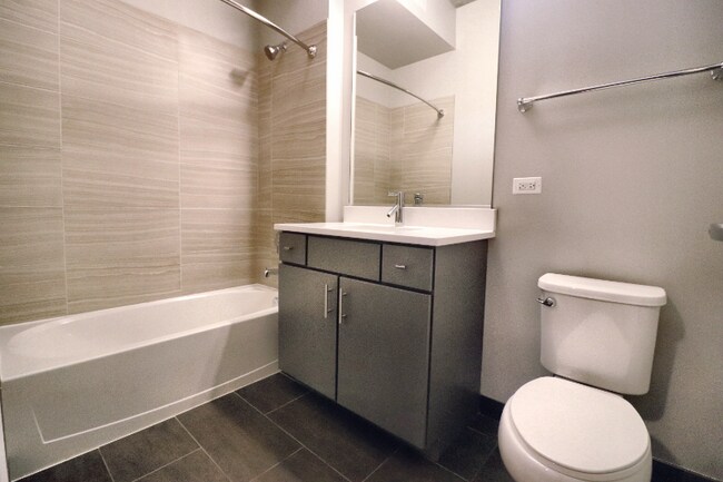 Photo - 803 S Clark St