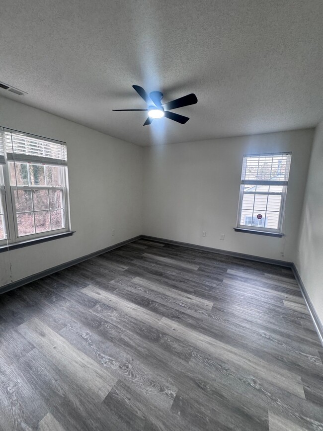Photo - 3001 Corinth Ln