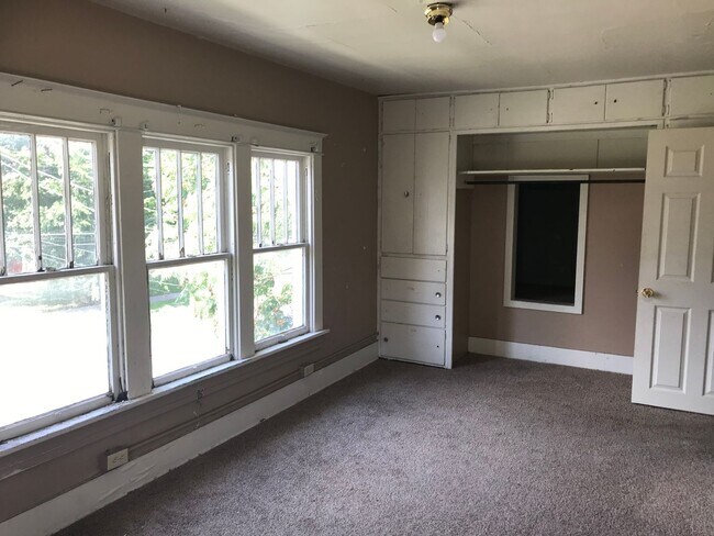 Photo - 303 W College St