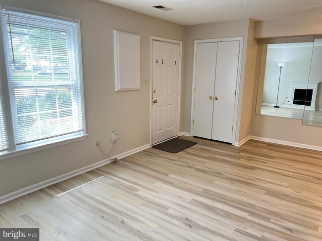 Building Photo - 6015 Netherton St