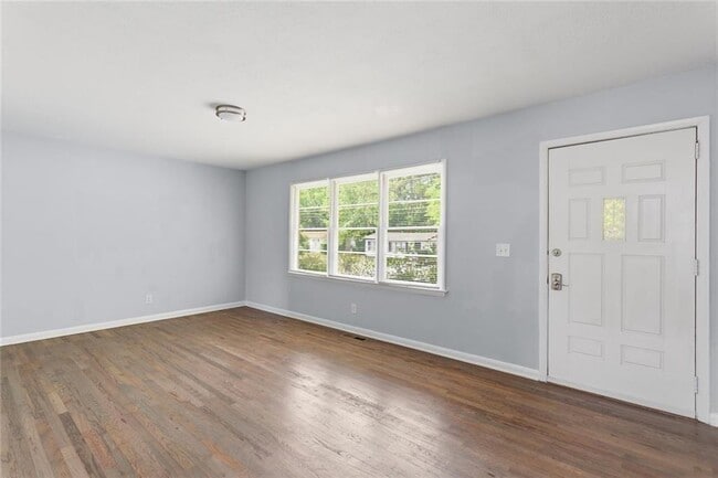 Photo - 2363 Beverly Ln