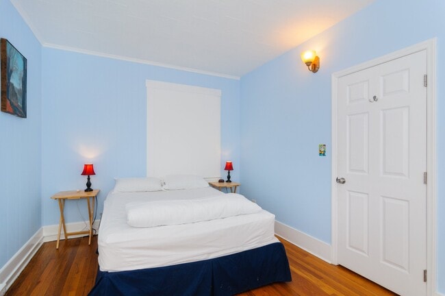 Photo - 28 Ravenscroft Dr