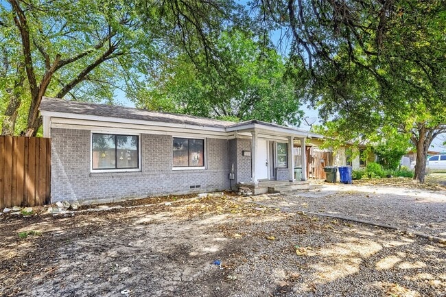 Photo - 2009 S First St