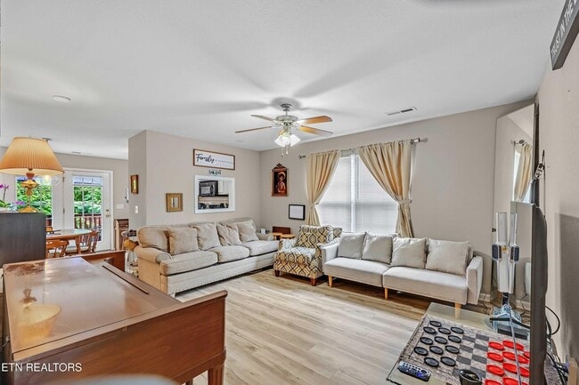 Photo - 1529 Sails Way