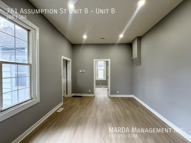 Photo - NEWLY RENOVATED 2 BED / 1 BATH UNIT ON ASSUMPTION + HYDRO & GAS! Unit B