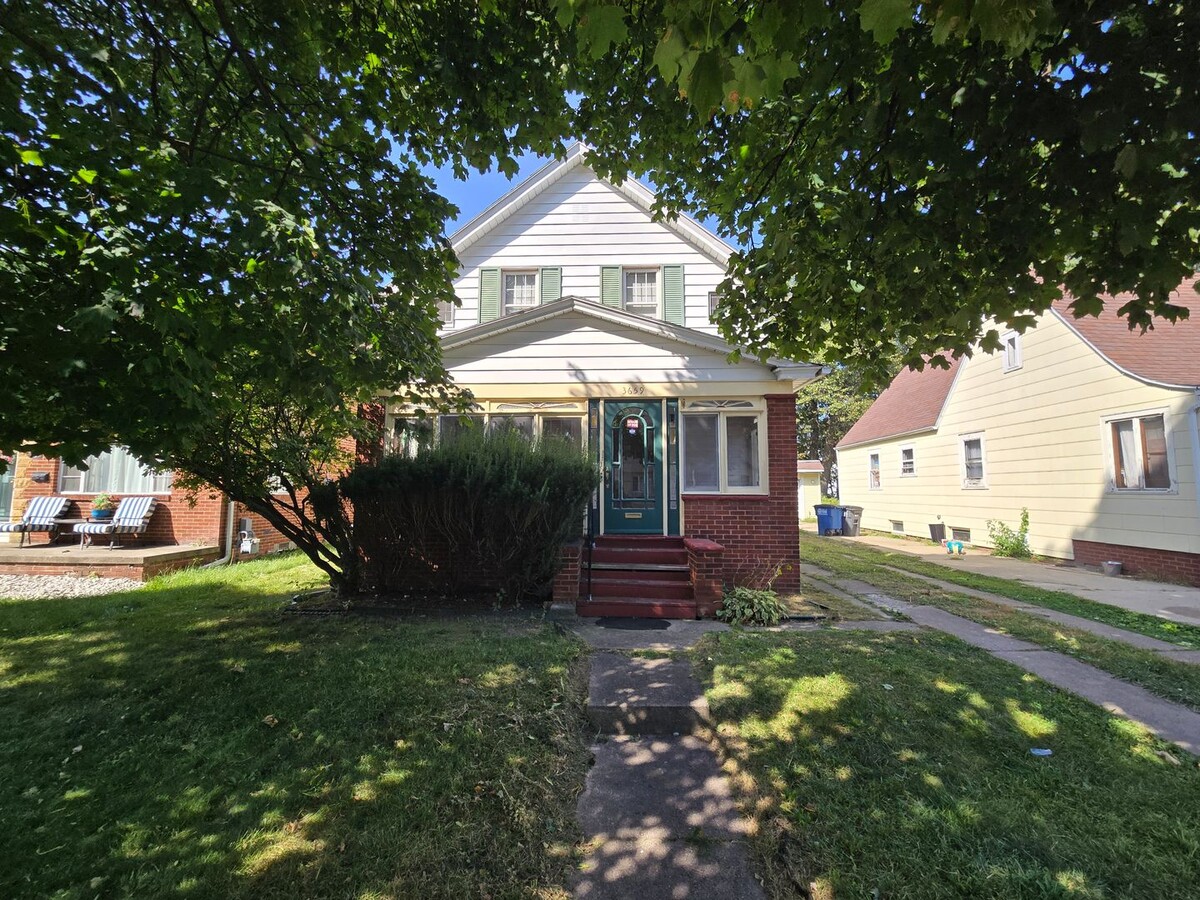 3 Bedroom House - 3 Bedroom House