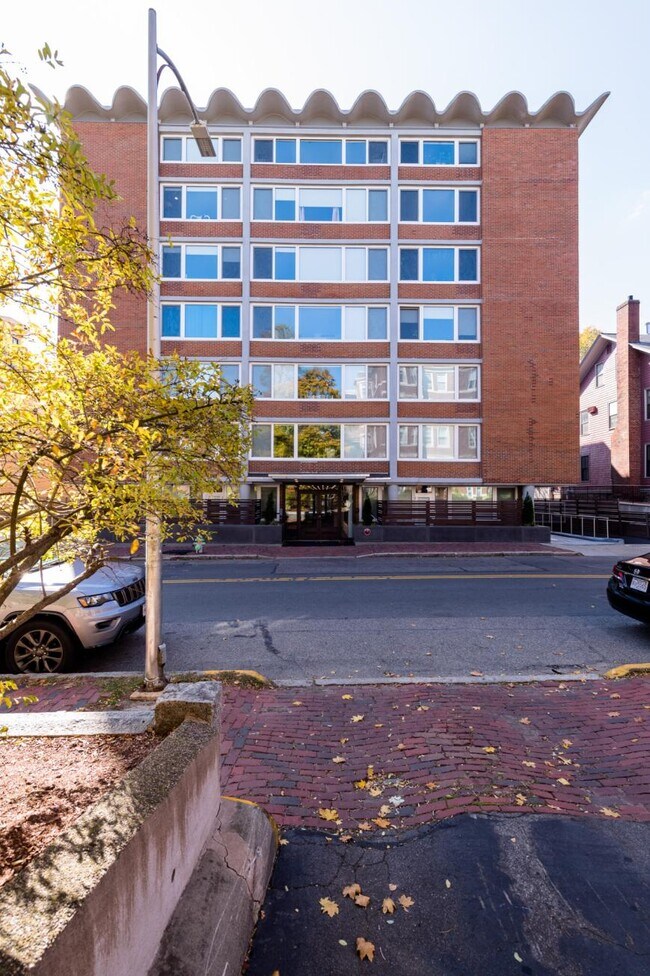 Photo - bedroom in Cambridge MA 02139