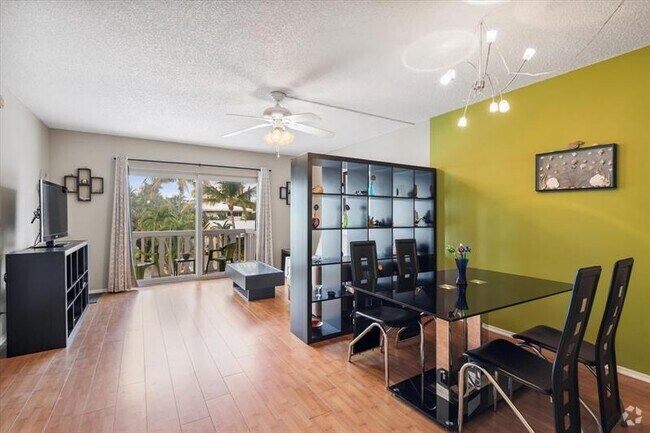 Building Photo - 424 N Riverside Dr Unit 204 Rental