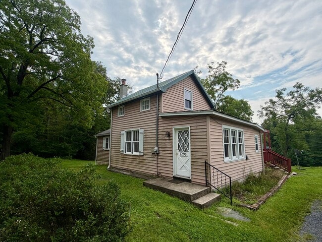 Building Photo - 1295 Kroucher Rd