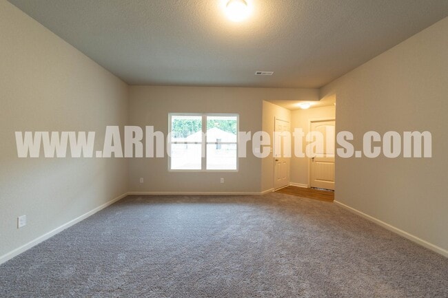 Photo - Spacious Home for Rent!