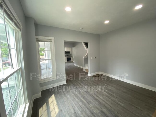 Photo - 1429 Logan St SE