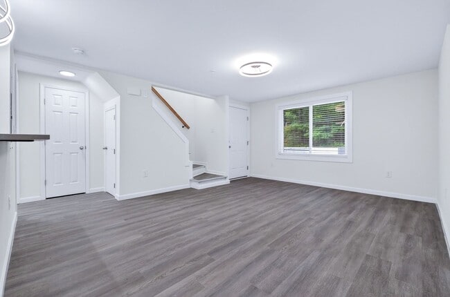 Photo - Newly Renovated 2 bedroom Condos! Unit H4