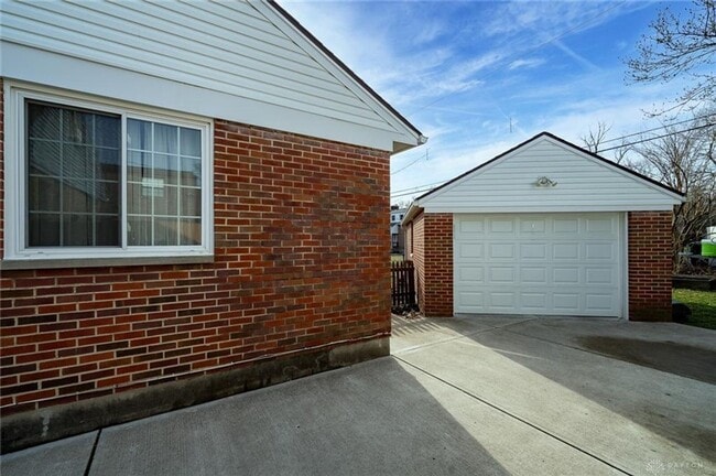 Photo - 5 Bedroom, 2 Bath Ranch Home in Oakwood!