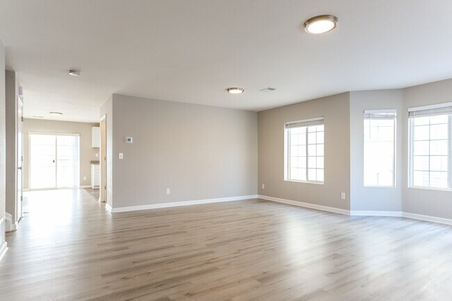 Photo - 5026 Perth Ct