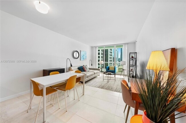 Photo - 55 SE 6th St Unidad 1708