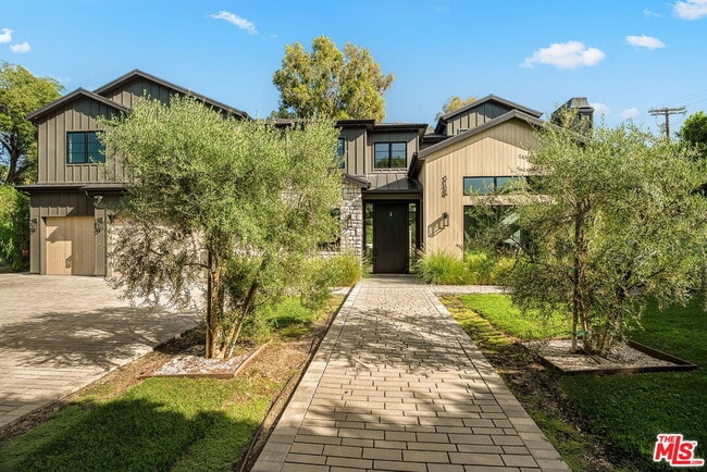 5124 Calvin Ave