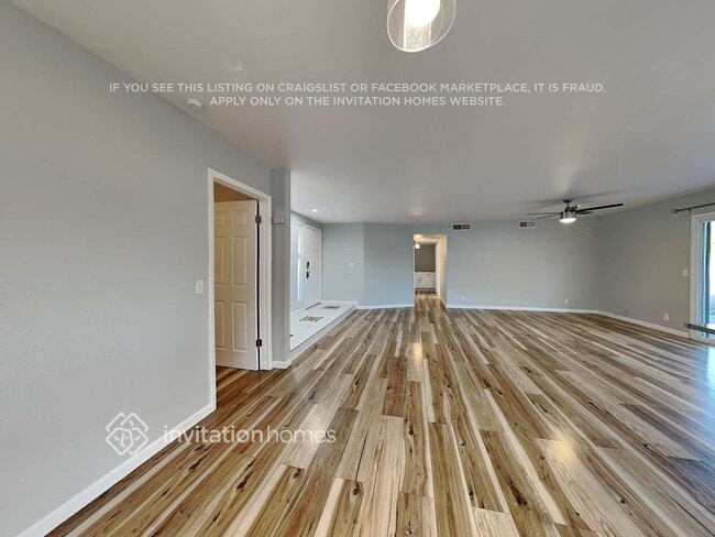 Photo - 304 W Alamo Dr