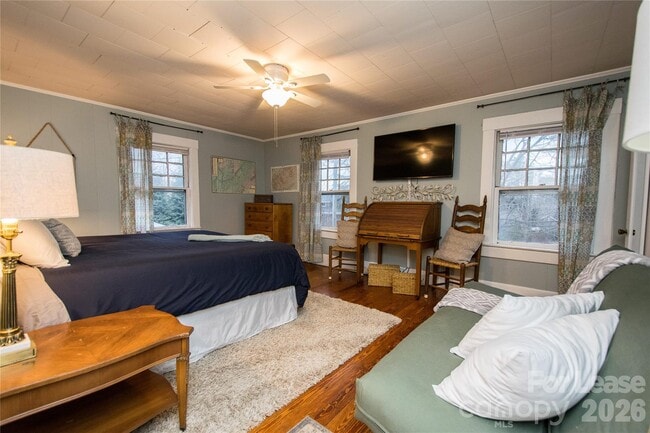 Photo - 109 Pearson Dr Unit UPSTAIRS