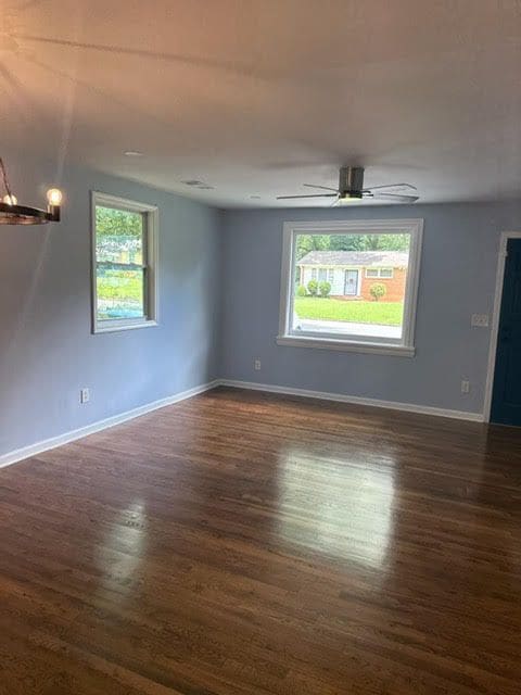 Photo - 331 Simca St SE