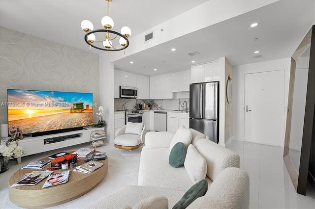 Photo - 300 S Biscayne Blvd