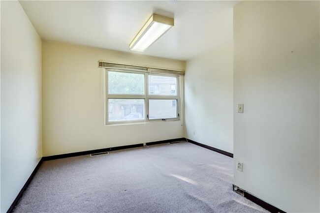 Photo - 2233 Clifford Ave Unidad 2