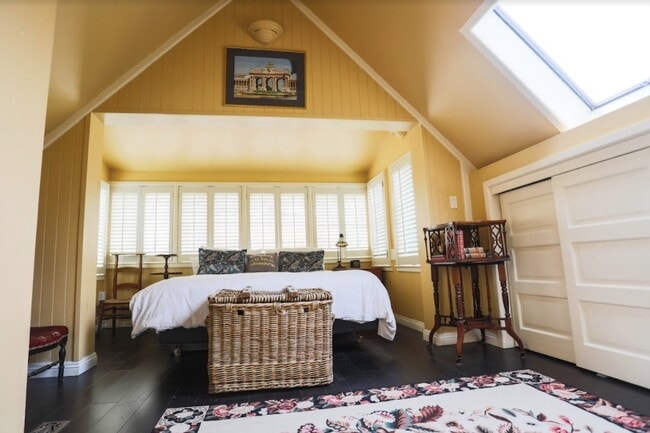 Photo - 106 Surrey St