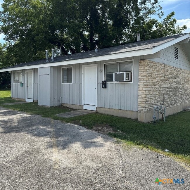 Photo - 1239 N LBJ Dr Apartment Unit E