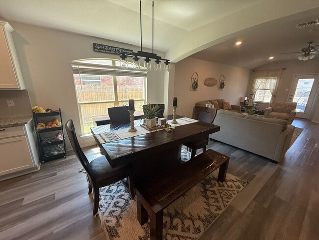 Photo - BEAUTIFUL 4-bedroom 2-bathroom home!