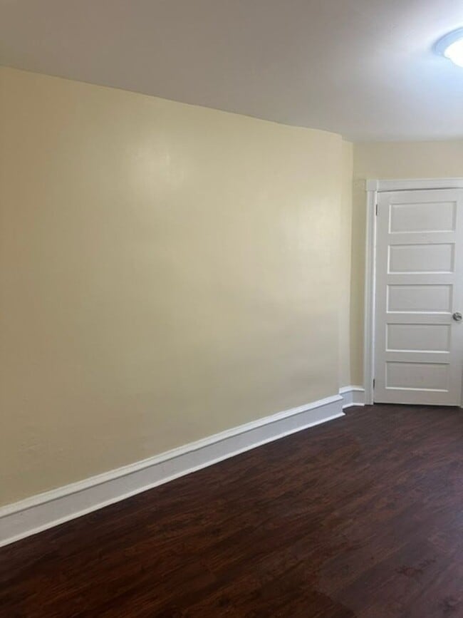 Photo - 17 E 24th St