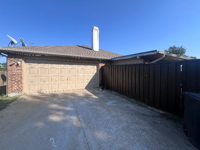 Photo - 2066 Vista Dr