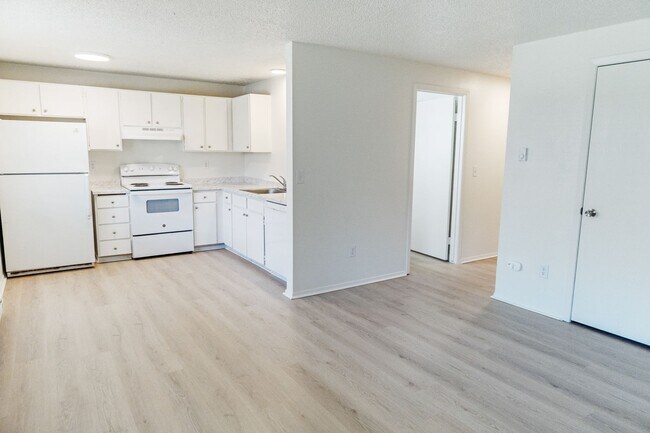 Building Photo - 1616/1624 East Desmet Avenue Unit 1626 Rental