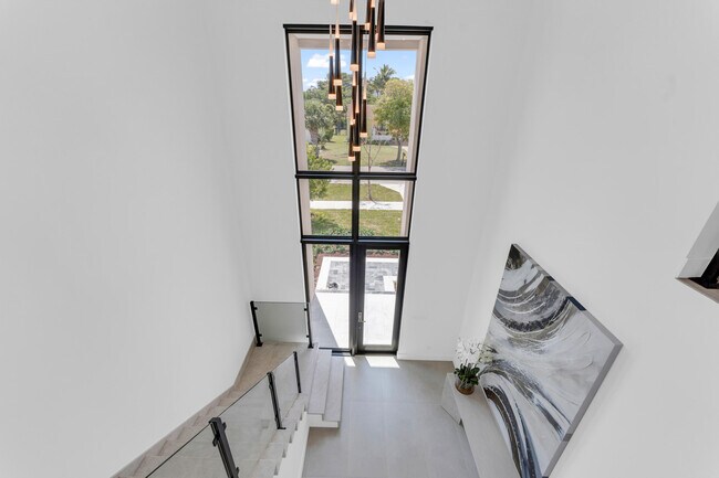 Photo - 239 NE 11th St