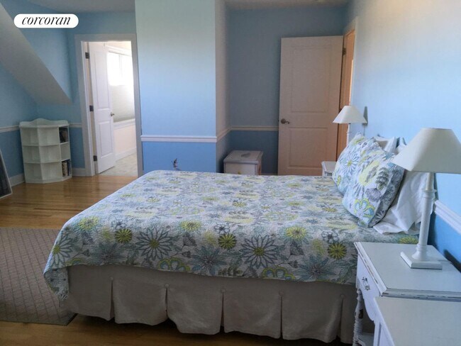 Photo - 896 Deerfield Rd