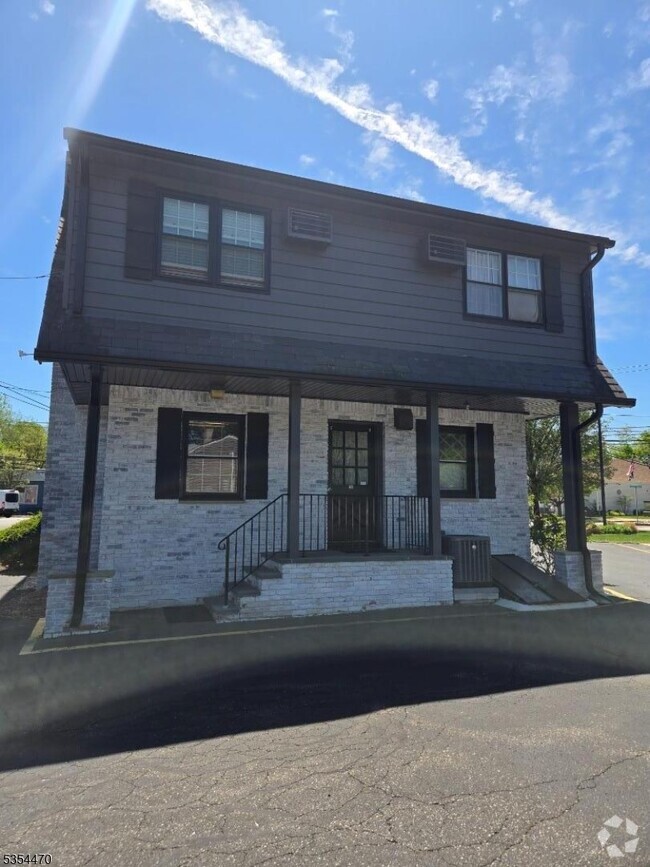 Building Photo - 198 Newark Pompton Turnpike Unit B Rental